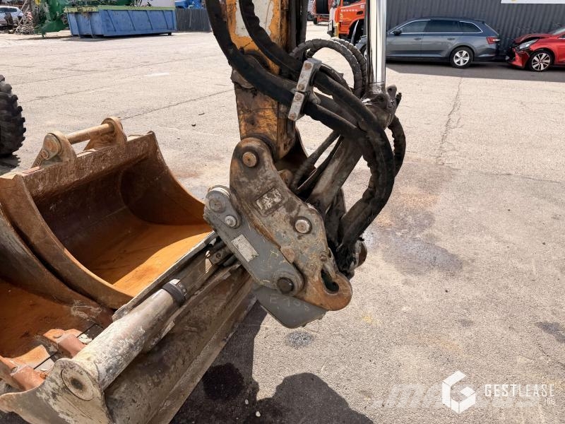 Liebherr A912 COMPACT حفارات بعجل