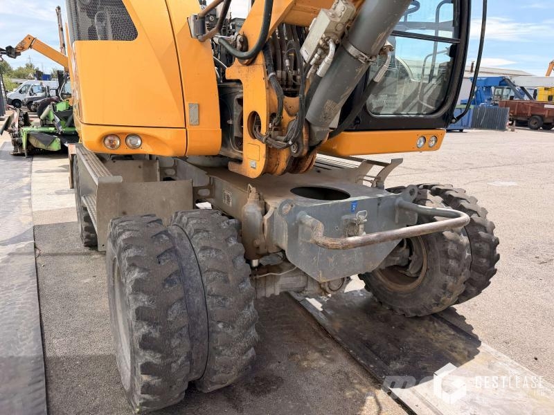 Liebherr A912 COMPACT حفارات بعجل
