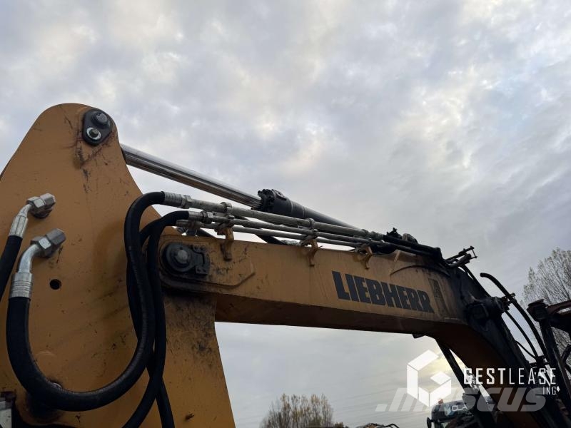 Liebherr R914 COMPACT 履带挖掘机