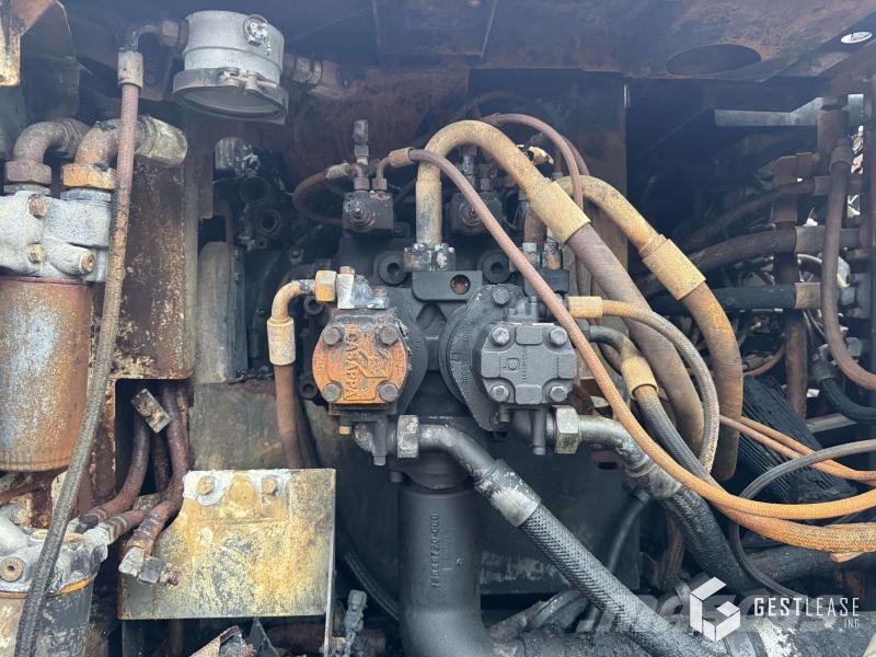 Liebherr R922LC 履带挖掘机