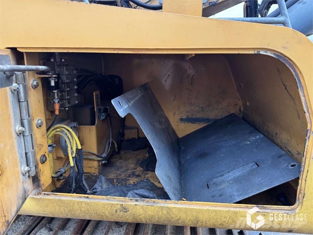Liebherr R922LC 履带挖掘机