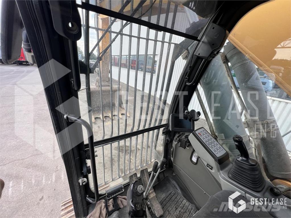 Liebherr R946LC Beltegraver