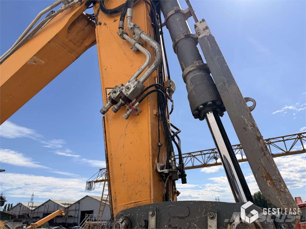 Liebherr R946NLC 履带挖掘机