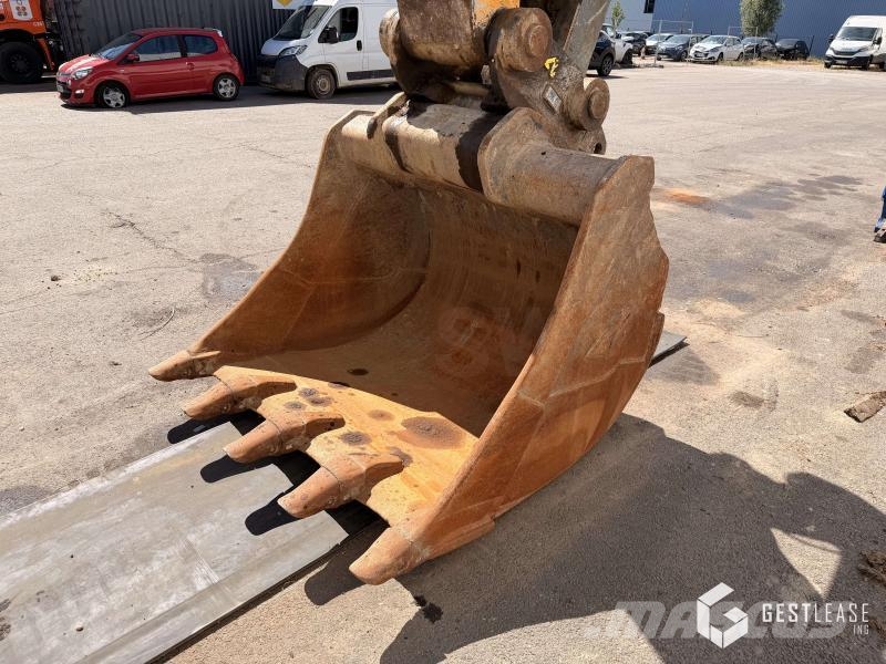 Liebherr R946NLC 大型油圧ショベル12t以上（パワーショベル・ユンボ）