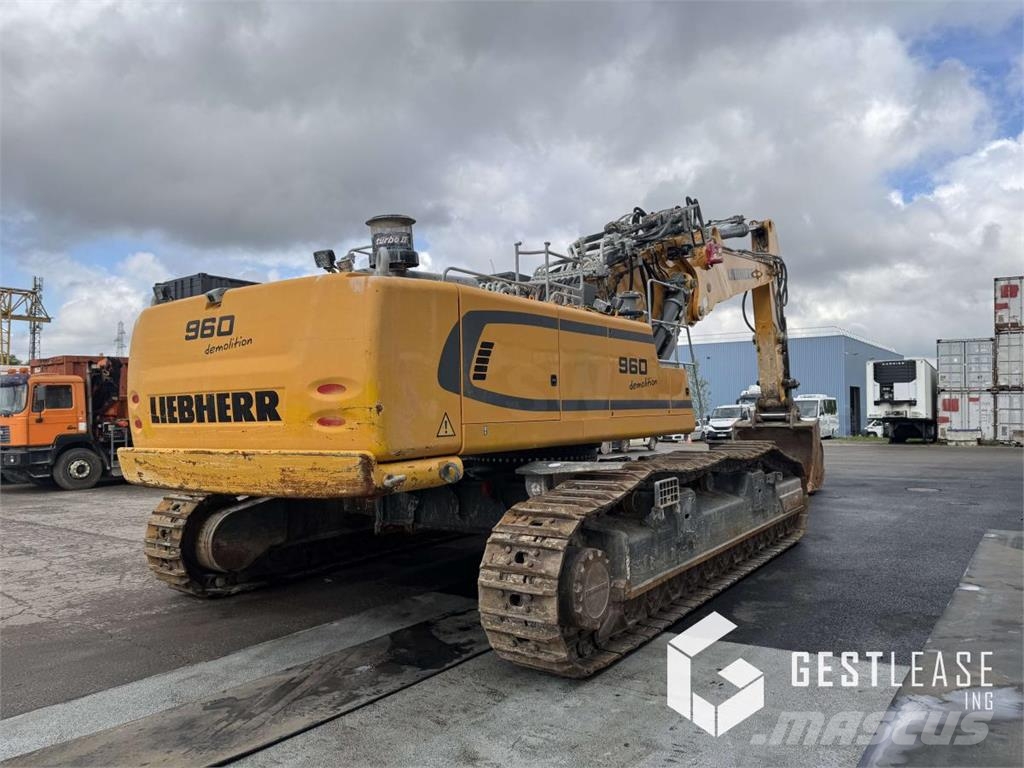 Liebherr R960 VHHD DEMOLITION 33 m Багери за разрушаване
