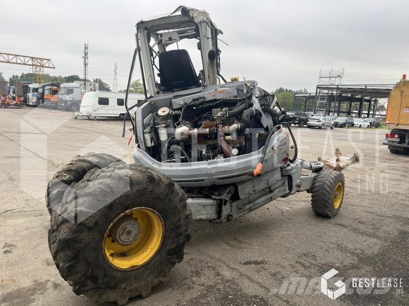 Menzi Muck M220 Speciális kotrók