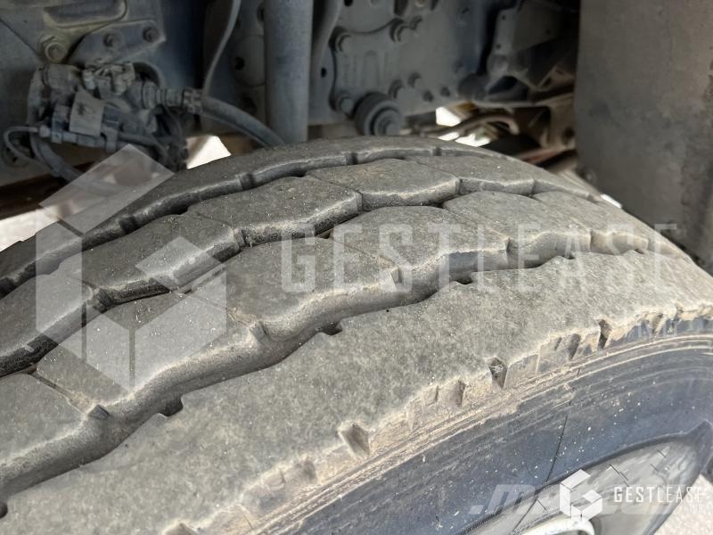 Mercedes-Benz AXOR 1833 Caminhões varredoras