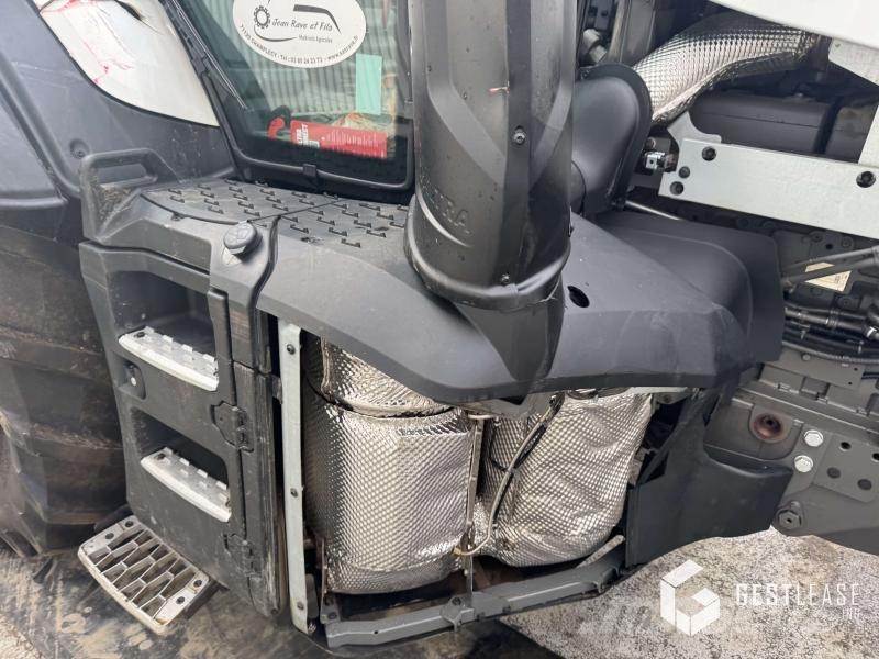 Valtra T215 VERSU Трактори
