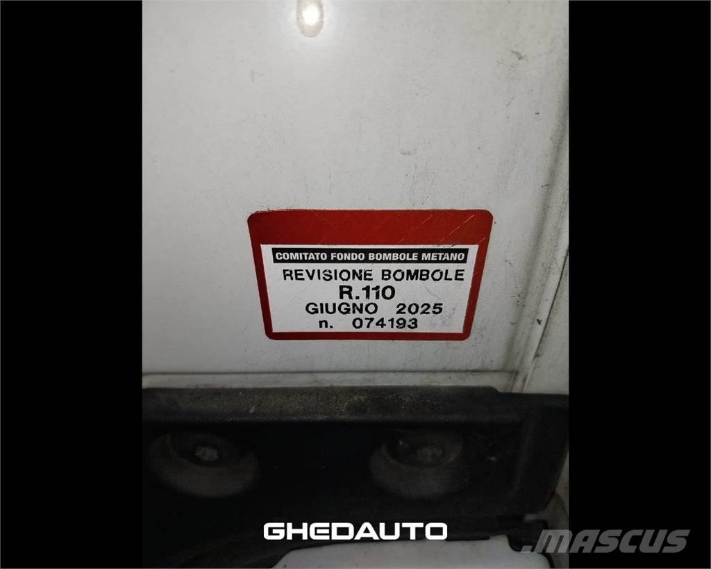 Iveco 65C15 Camiones con caja de remolque