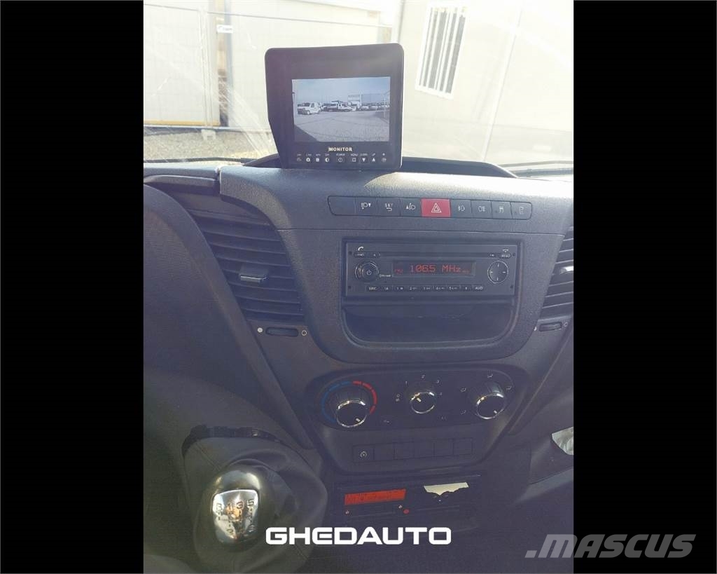 Iveco 65C15 Camiones con caja de remolque
