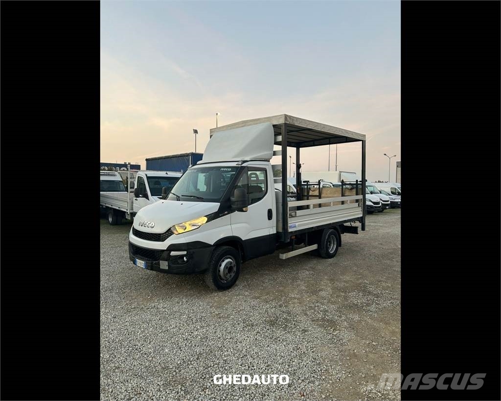 Iveco 65C15 Camiones con caja de remolque