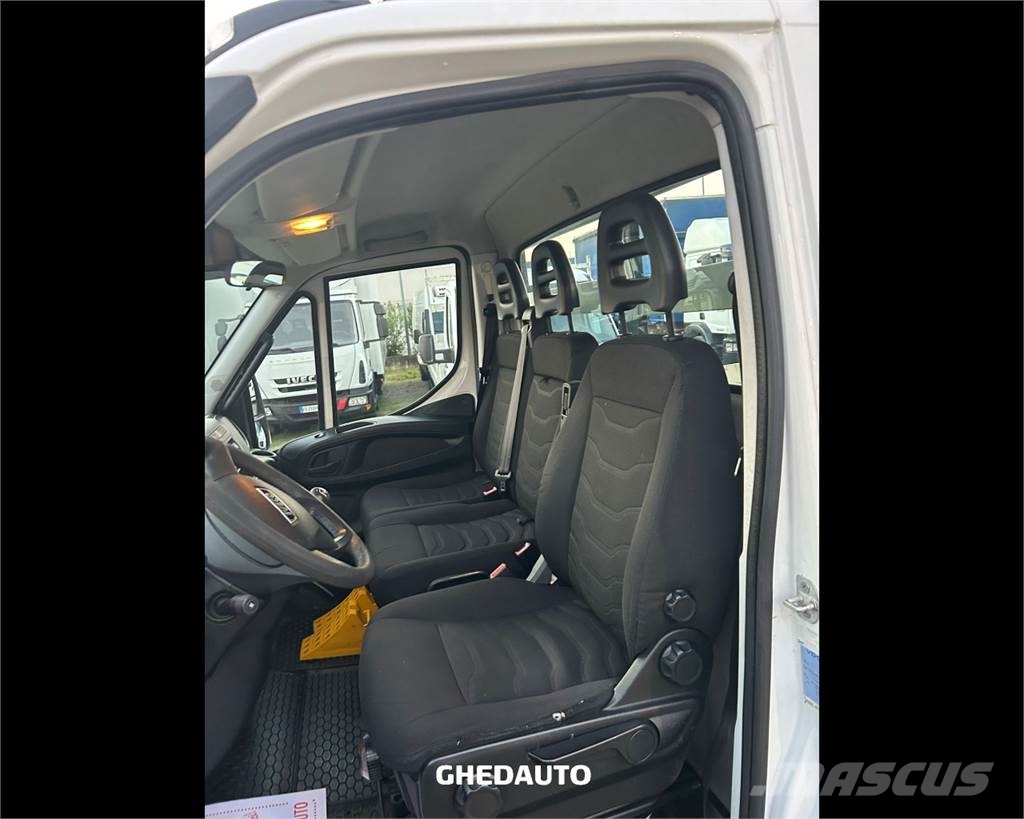 Iveco 65C15 Camiones con caja de remolque