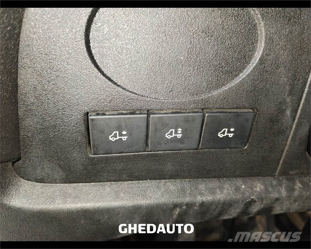 Iveco 65C15 Camiones con caja de remolque