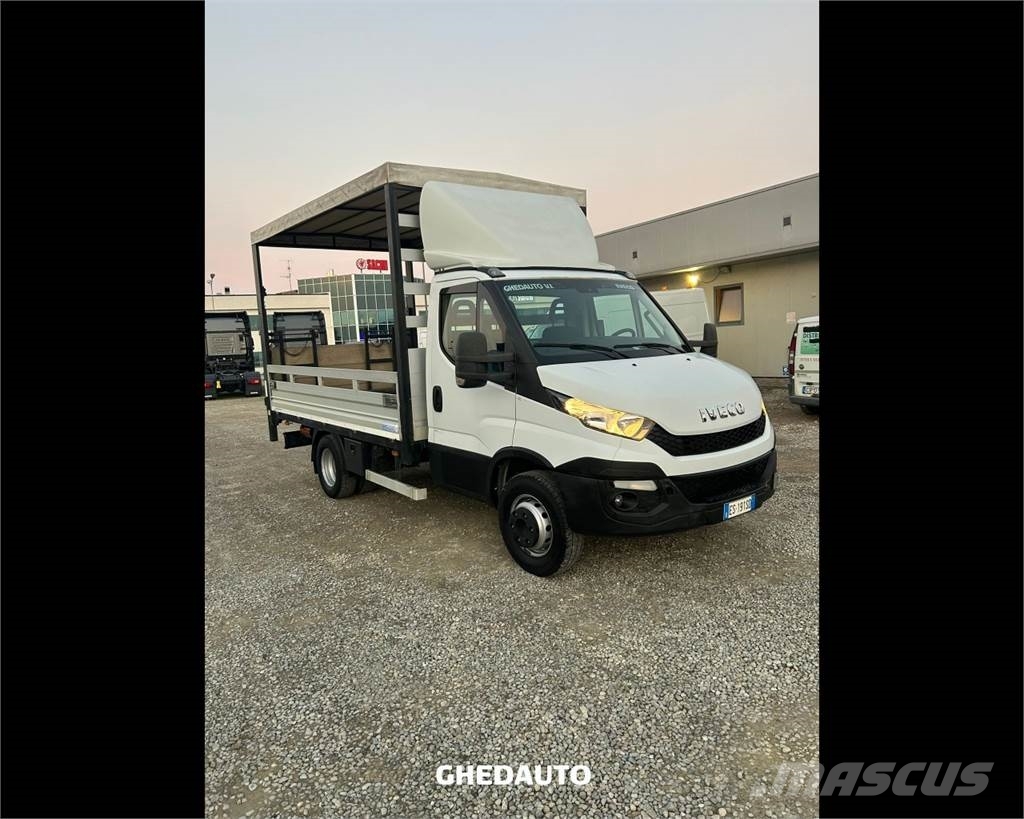 Iveco 65C15 Camiones con caja de remolque
