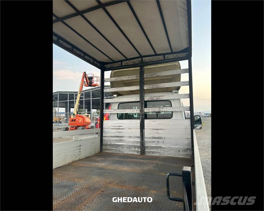 Iveco 65C15 Camiones con caja de remolque