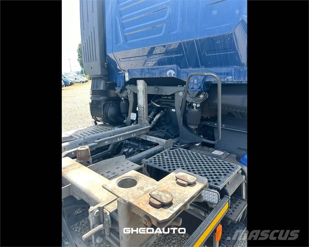 Iveco AS260S48S Грузовики-Фургоны