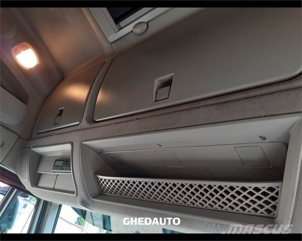 Iveco AS440S48 Φορτηγά Κόφα