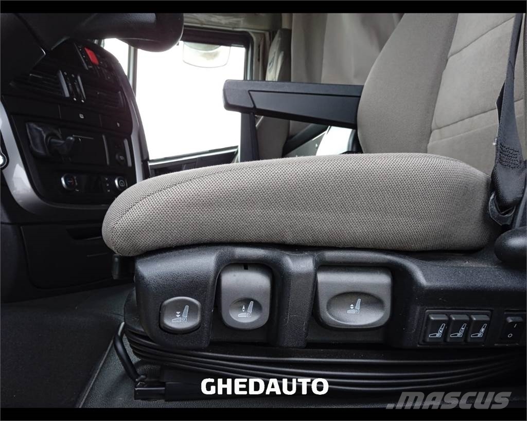 Iveco AS440ST/P Camiones con caja de remolque