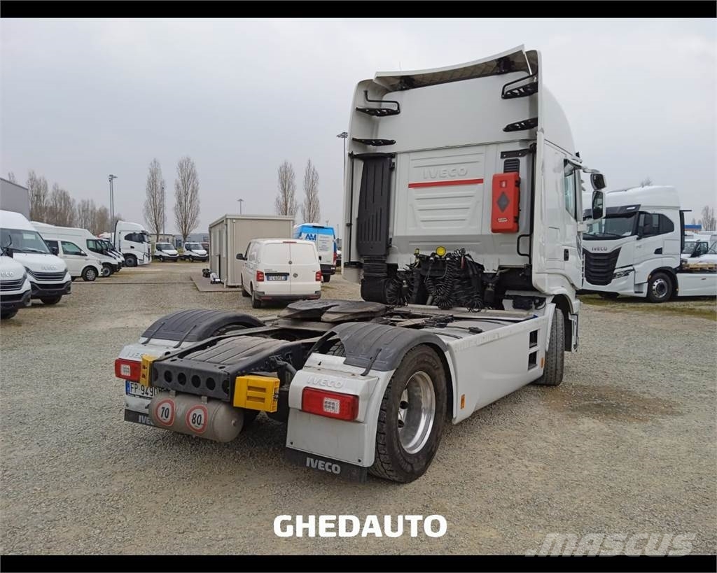 Iveco AS440ST/P Camiones con caja de remolque