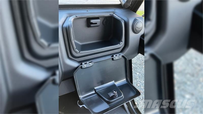 Corvus Terrain DX4s CAB 800cc ユーティリティービークル・多目的四輪車