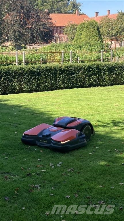 Husqvarna CEORA 544 EPOS Robot mowers