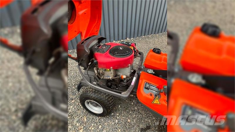 Husqvarna R214TC. inkl. 94cm klipperdæk Traktorske kosilice