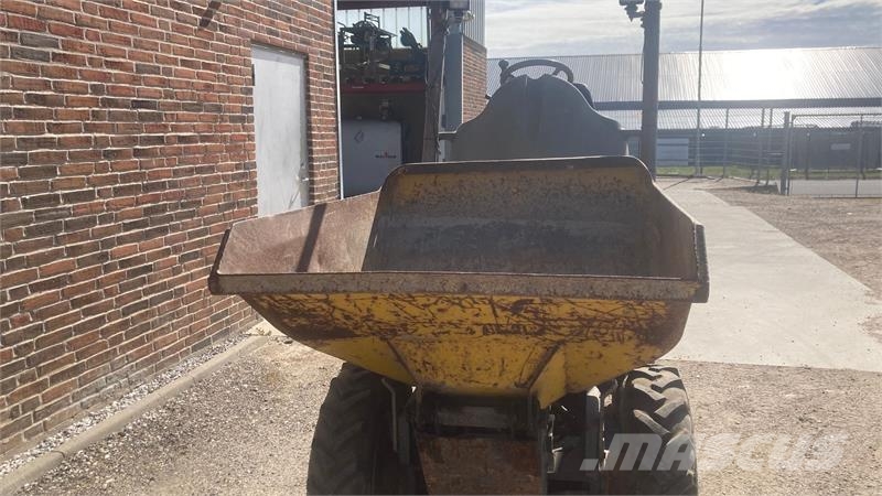 Neuson 1001 Lifton Site dumpers