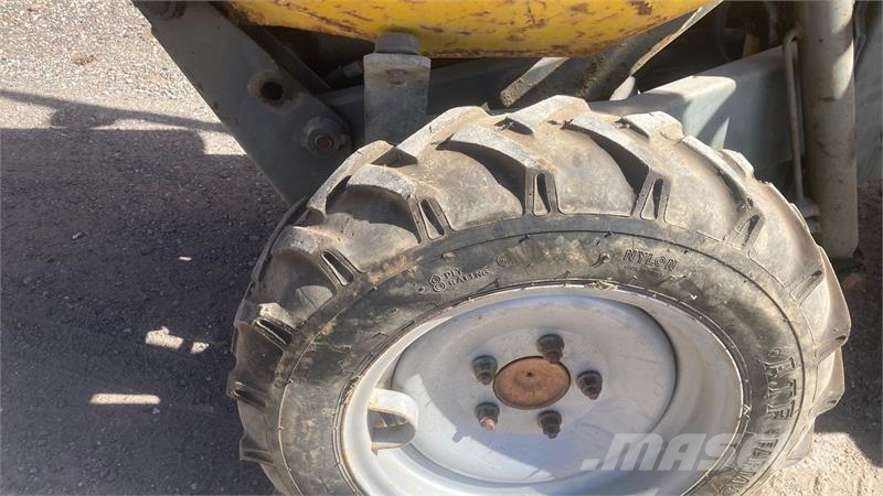 Neuson 1001 Lifton Site dumpers