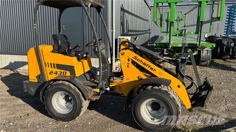 Schäffer 2430 NORDIC HD Knækstyret Mini loaders