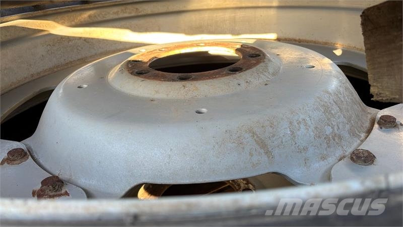 sprøjtehjul 380/90R46 - 320/90x32 Med boltet navpl 타이어, 휠 및 림