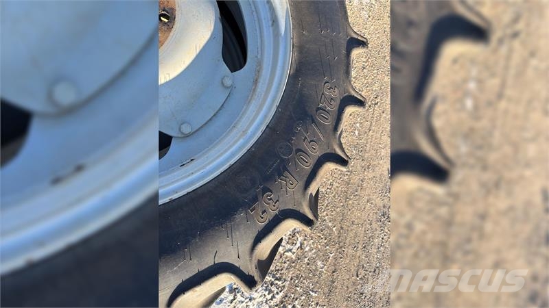 sprøjtehjul 380/90R46 - 320/90x32 Med boltet navpl 타이어, 휠 및 림
