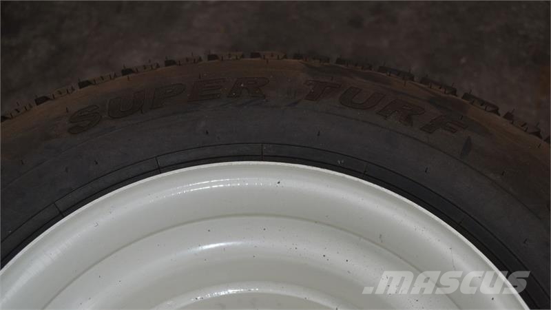 Super Turf 33x12.50-16.5 R Taajamatraktorien varusteet