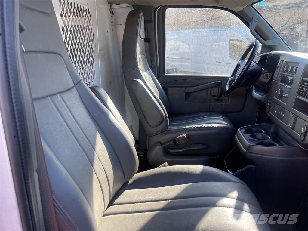 Chevrolet Express Dostavna vozila / kombiji