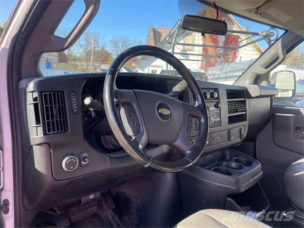 Chevrolet Express Dostavna vozila / kombiji