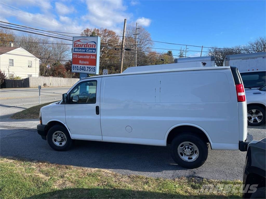 Chevrolet Express Dostavna vozila / kombiji
