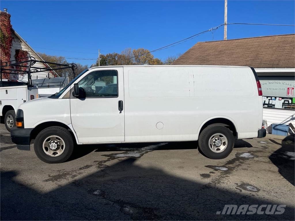 Chevrolet Express Dostavna vozila / kombiji