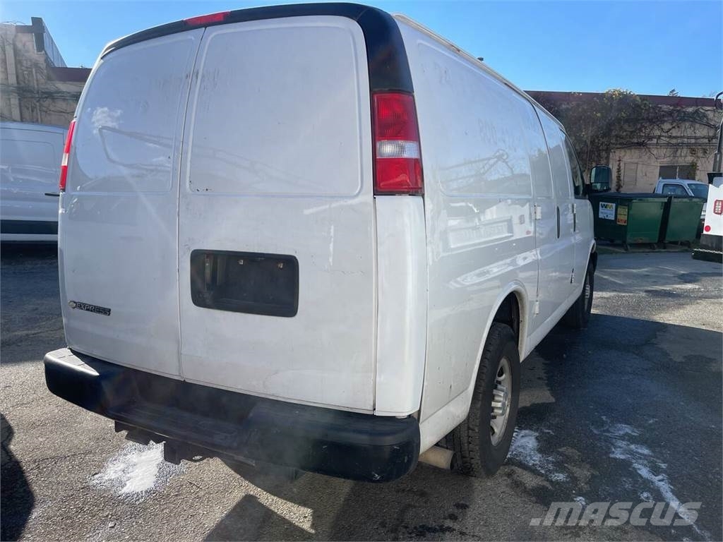 Chevrolet Express Dostavna vozila / kombiji