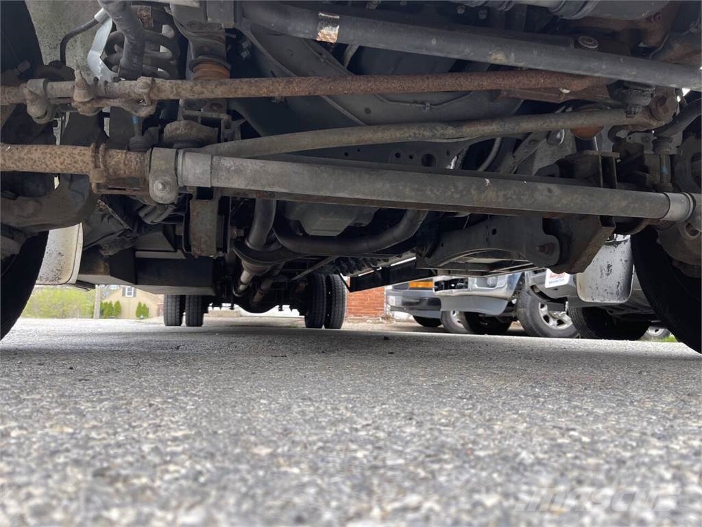 Ford F-550 Super Duty Nákladní vozidlo bez nástavby