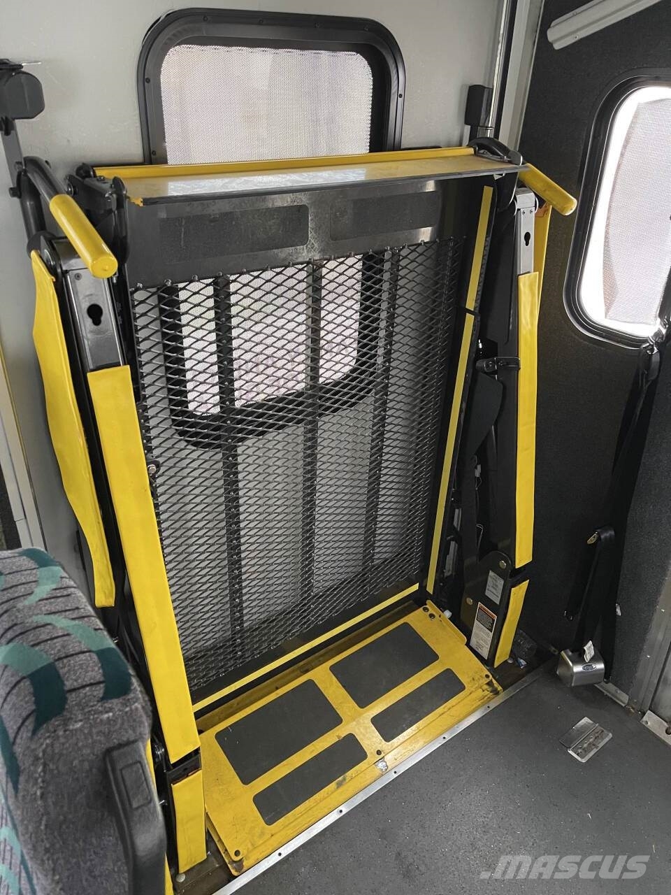 Ford F-550 Super Duty Nákladní vozidlo bez nástavby