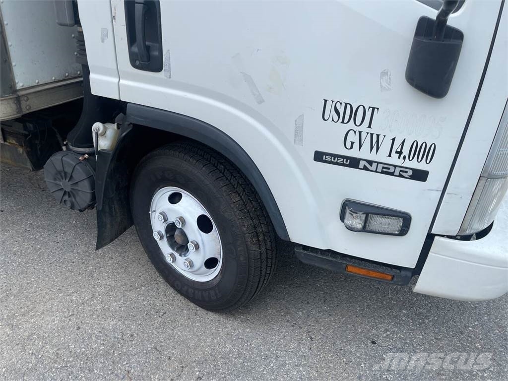 Isuzu NPR Sanduk kamioni