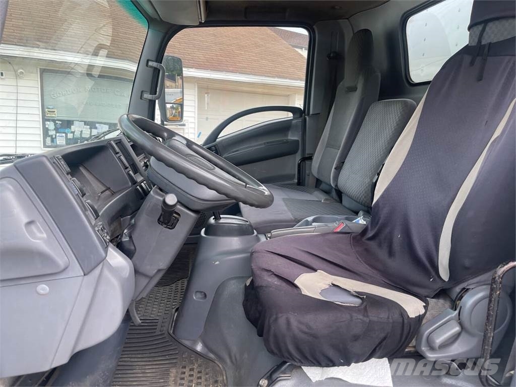 Isuzu NPR Sanduk kamioni