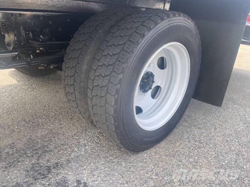 Isuzu NRR Грузовики-Фургоны