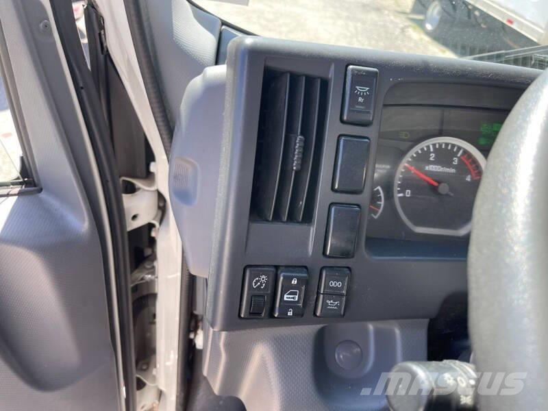 Isuzu NRR Грузовики-Фургоны