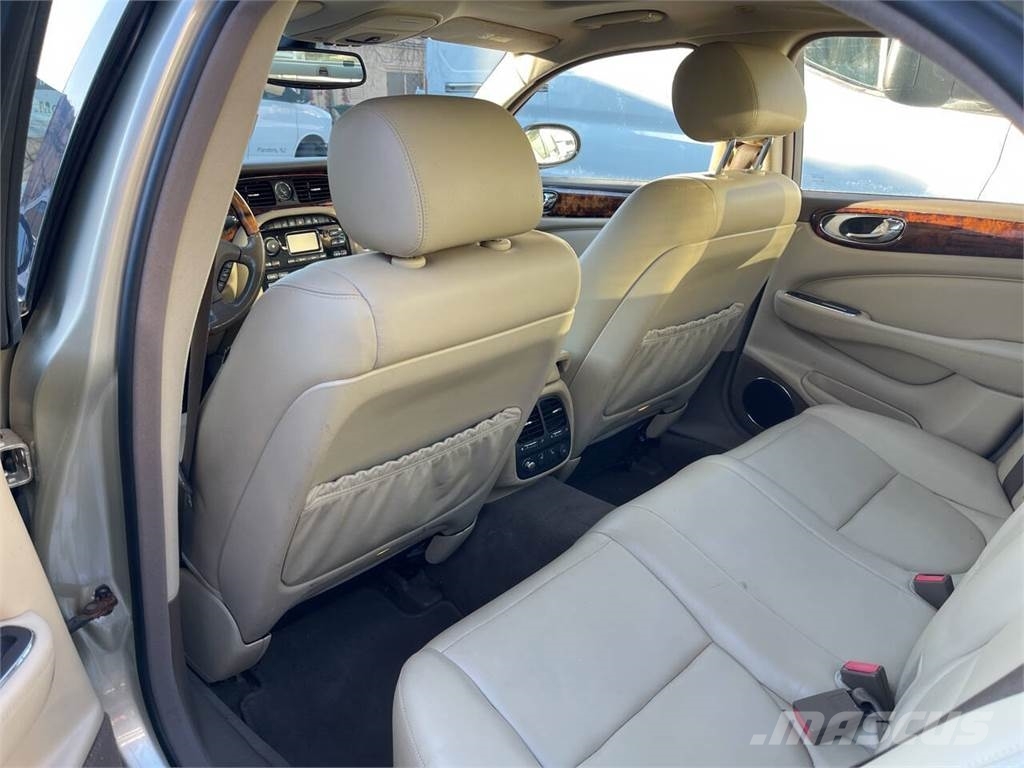 Jaguar XJ-Series Automobili