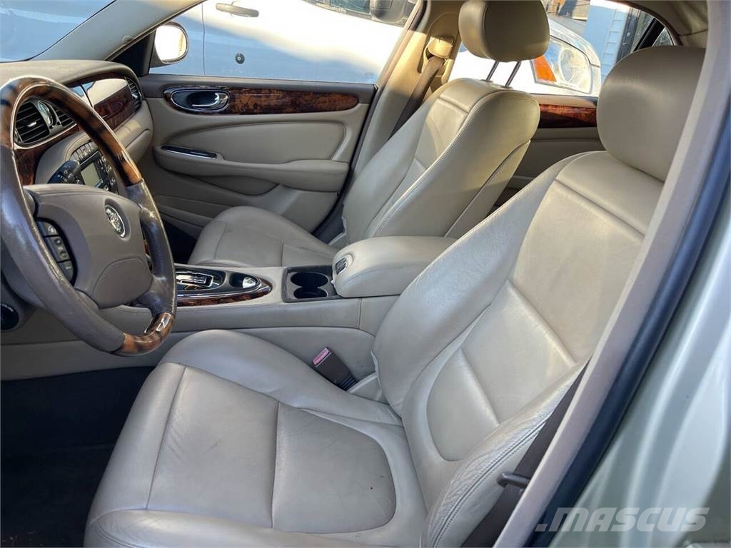 Jaguar XJ-Series Automobili