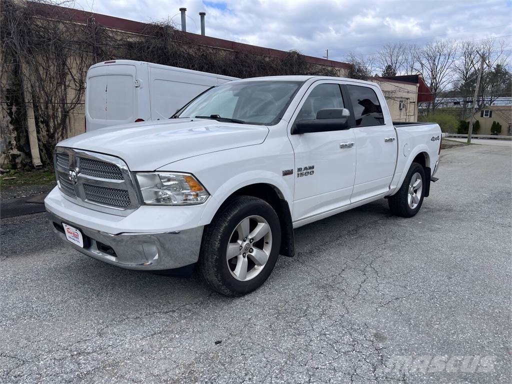 RAM 1500 شاحنات خفيفة/مفصلية الجوانب