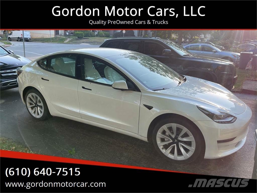 Tesla Model 3 Automobili