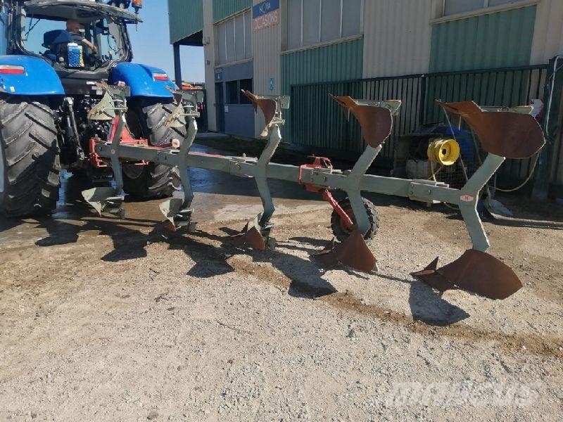 Fenet 5 CORPS Conventional ploughs