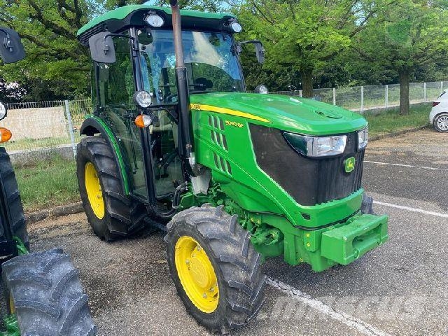 John Deere 5090 GF Tractoren