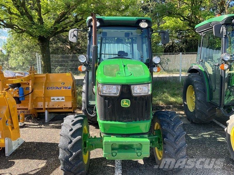John Deere 5090 GF الجرارات
